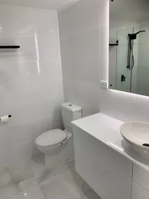 Spectacular Ocean View Apartment at Kings Beach - Image 2