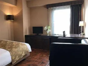 Hotel Urban - Image 2