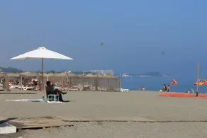 Familienapartment mit 2 Schlafzimmern und Meerblick. Zu Fuß zum Strand und Annehmlichkeiten - Image 4