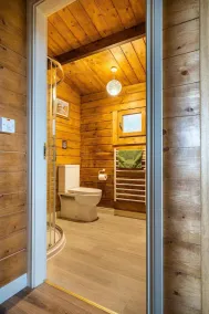 Private luxury log cabin with hot tub and stunning views! - Image 3