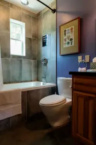 Dwntwn home, Prvt Rooftop and Soaking Tub! - Image 4