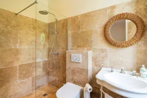 Exceptional 19th-Century Villa with Heated Pool & Private Park – Between Ocean and Lake - Image 4