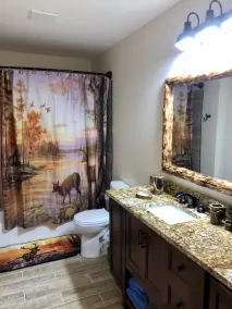 Cute & Roomy 4/2 with Hot Tub, FP, Internet & More - Image 4