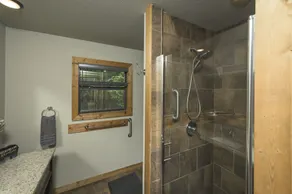 Perfect for Family Gatherings, 4 King Suites, Heated Pool & Fire Pit - Image 4