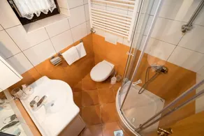 Fritliggende hus med to soveværelser, køkken, badeværelse, for 4 Pax - Image 2