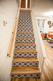 Location! Quant, Cozy & Stylish 2 Br/2Ba - Image 3