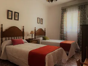 Villa with Garden and Fireplace overlooking the Colgada de Ruidera Lagoon - Image 5