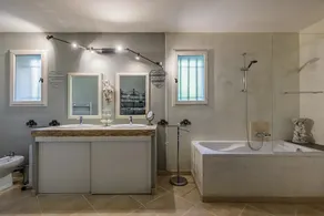 GORDES Privat villa og swimmingpool på skovklædt og lukket jord på 2000 m2 - Image 2