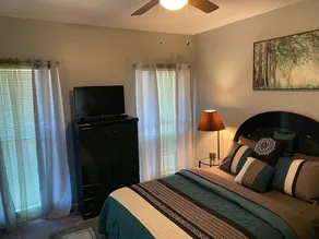 Lakeview Exec Suite near Atlanta Motor Speedway - Image 4