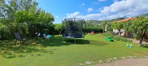 Daphne Familia apartamentos son respetuosos con gran jardín, a sólo 700 metros de la playa - Image 3