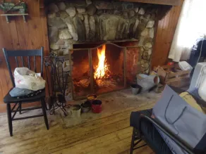 Velkommen til Sweets Point, et afsondret arvshytte ved bredden af Bobs Lake, Ontario - Image 2