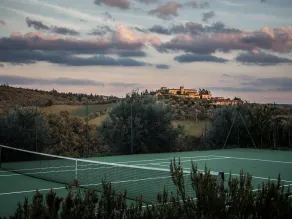 Fullly equiped luxury Tuscan villa gardens with views - Image 2