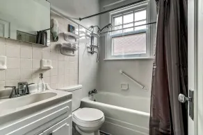 Unique, newly renovated and spacious 1600 square foot apartment. - Image 3