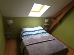 Logement spacieux entouré de verdure - Image 3