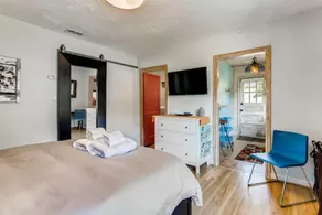 Urban Nest - Cozy Retreat - on W-Side Beltline - Image 5