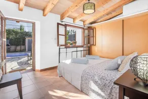 Casa de vacaciones con aire acondicionado, piscina, terraza, vistas a la montaña y Wi-Fi - Image 5
