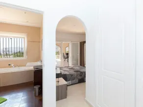 Beautiful private villa for 5 guests with private pool, A/C, WIFI, TV, patio and panoramic view - Image 4