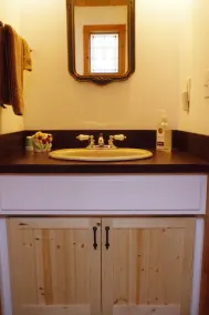 Vackra Riverfront Getaway In The Cascade Mountains - Image 4