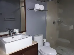 Private Jacuzzi, Steps from the Sea! - Image 5
