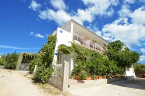 One bedroom apartment near beach Vinišće, Trogir (A-16485-b) - Image 5