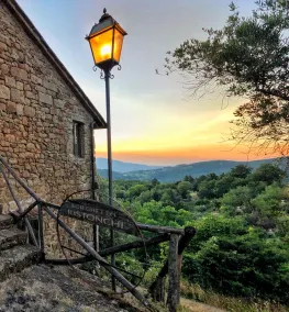 Rustikales Schloss in der Natur Perfekt für große Gruppen / Hochzeiten / Events - Image 2