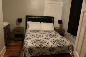 Whole House, 5 minutes by car to OU, 2 Bedroom, 1.5 bath, Smart TV, FREE Wi-Fi - Image 5