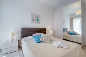 Seaview 3BR Apart inc Pool, Fort Cambridge Sliema - Image 5