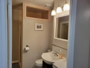 Charming Spacious 3br-2ba House - Image 5