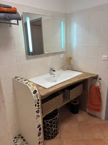 Very nice air-conditioned apartment with heated pool in charming villa. - Image 4