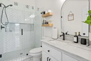 \"Black Pearl: Luxury Home, Near Amenities, Sleeps 6\" - Image 5