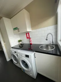 House in Portland Victoria, sleeps 8! - Image 3