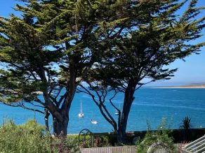 Coast & country luxury cottage in pretty village, w/local pub. Beach 15 mins. - Image 2