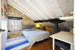 Stort hus av karaktär med trädgård - Image 4
