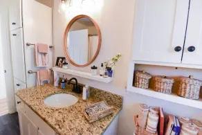 \"Chic Retreat\" w/Home Office & Gym by Roxy Rentals - Image 4
