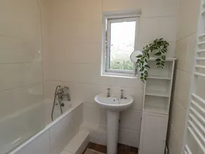 Sparrow House - Image 5