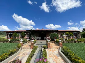 FARM PROGRESS INFINITO: Exuberant Country House - Image 5