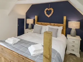 OLD TOWN HOUSE, family friendly, character holiday cottage in Dawlish - Image 4