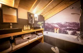 Spacious, modern 2-14 person chalet with HOT TUB, SAUNA and HOME CINEMA room - Image 5