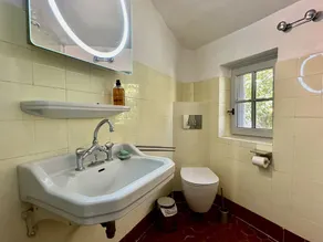 In the heart of the village: 3 small detached houses with garden and parking space - Image 5