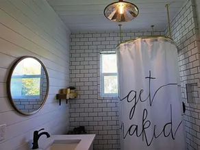 On the Trail-Cedar Sauna & Close to Waterfalls/Trails/Lakes-Spring Getaway Value - Image 3