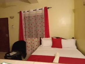 Comfy and Luxurious Studio Apartment - Image 4