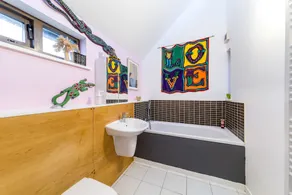 Architect designed Eco House in small village on the Wye Valley Walk. - Image 4