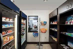 Best Place to Unwind! Free Breakfast, Indoor Pool, Pets Allowed, Free Parking! - Image 2