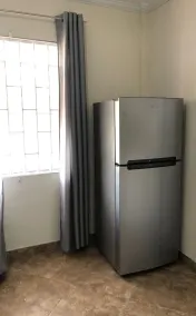 Cozy Apartment Rental Near Airport, Amenities and Bus Route - Image 4