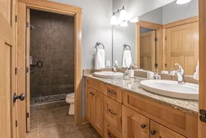 Luxuoso Duplex Chalet - Ski in / ski out - Capacidade 12 - Private Hot Tub & Lavanderia - Image 5