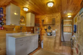 🐾Digby's Overlook - Small cabin just minutes from downtown Rangeley, dog friendly - Image 2