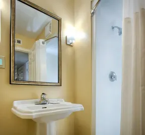 Wyndham Long Wharf  | 1BR/1BA Double Bed Deluxe - Image 5