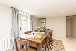 Manor Farmhouse - Image 3