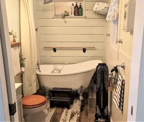 Conductor’s Quarters - Historic Lakefront 1-Bdrm with Kayaking near Florence - Image 3
