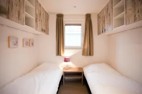 Chalet with 2 bedrooms and a terrace - Image 4